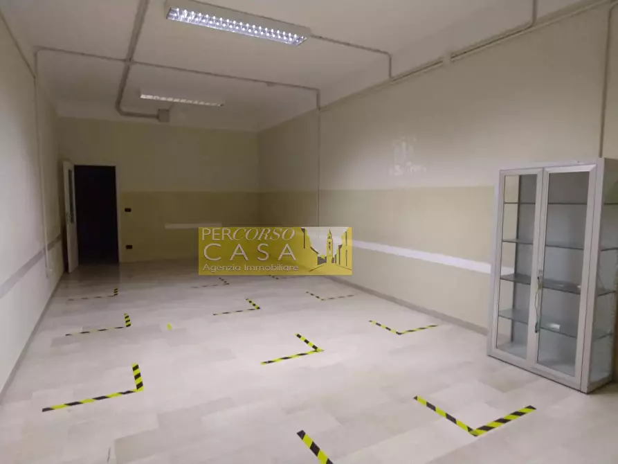 Immagine 9 di Locale commerciale in vendita  in Via Malaspina 21 a Teramo