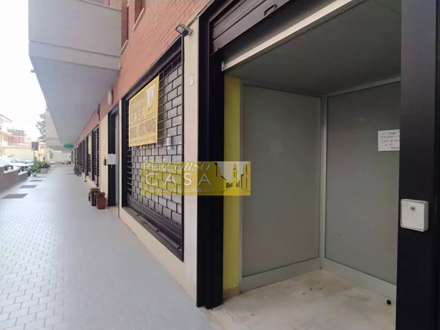 Immagine 4 di Locale commerciale in vendita  in Via Malaspina 21 a Teramo