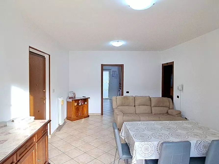 Immagine 2 di Appartamento in vendita  in Viale Settembrini a Montorio Al Vomano