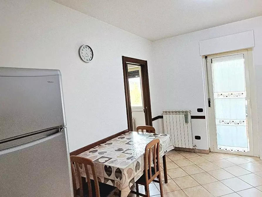 Immagine 5 di Appartamento in vendita  in Viale Settembrini a Montorio Al Vomano