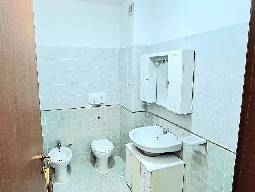 Immagine 13 di Appartamento in vendita  in Viale Settembrini a Montorio Al Vomano