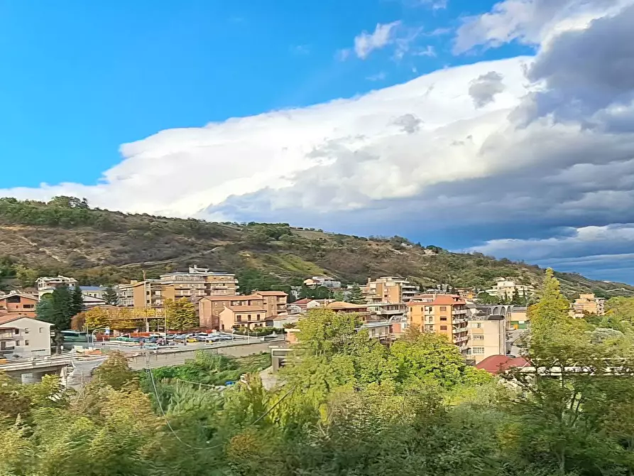 Immagine 15 di Appartamento in vendita  in Viale Settembrini a Montorio Al Vomano