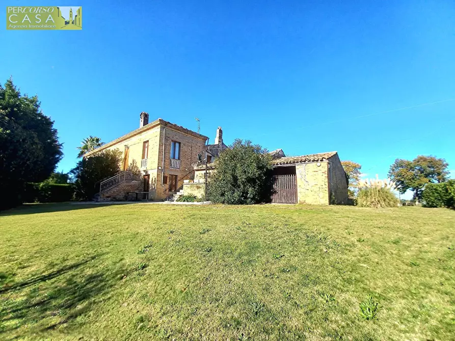 Immagine 1 di Casa semindipendente in vendita  in Via Tanesi a Roseto Degli Abruzzi
