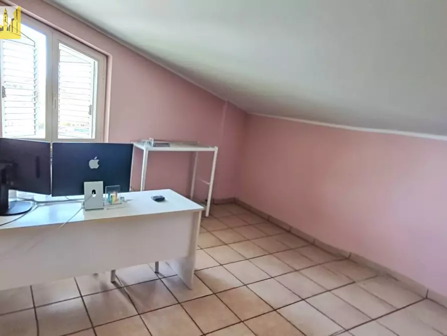 Immagine 12 di Villa in vendita  in Via della Pineta a Colledara