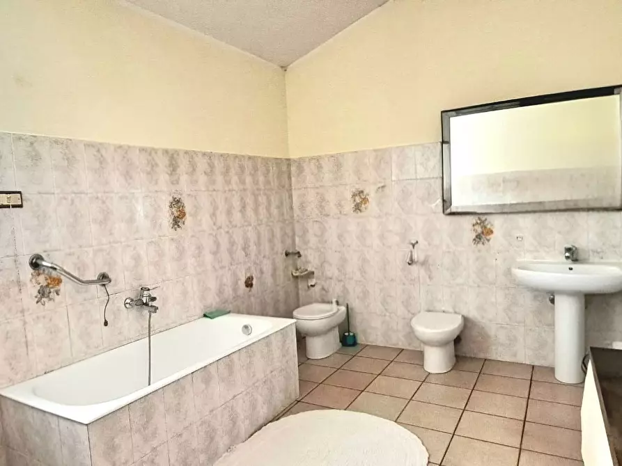 Immagine 16 di Villa in vendita  in Via della Pineta a Colledara