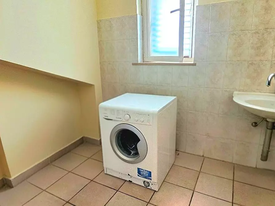 Immagine 15 di Villa in vendita  in Via della Pineta a Colledara