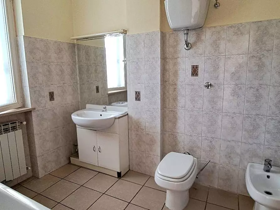 Immagine 17 di Villa in vendita  in Via della Pineta a Colledara