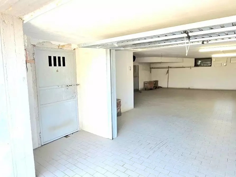 Immagine 20 di Villa in vendita  in Via della Pineta a Colledara