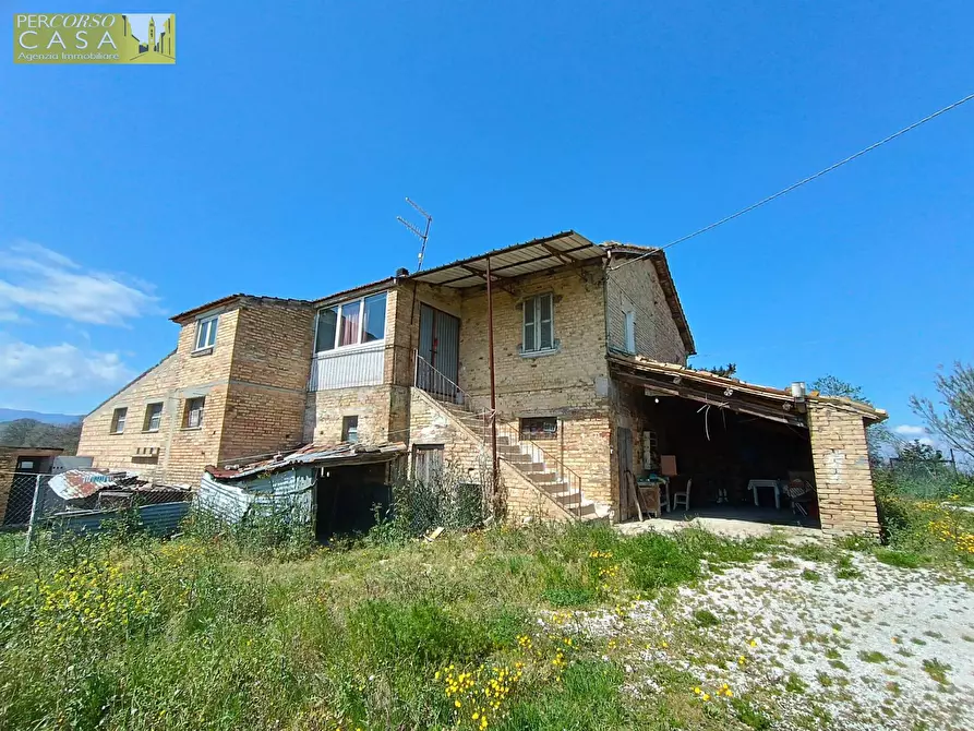 Immagine 3 di Casa indipendente in vendita  a Bellante