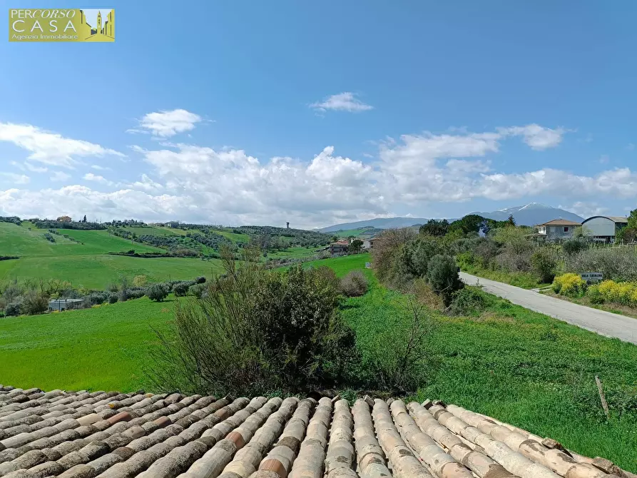 Immagine 17 di Casa indipendente in vendita  a Bellante