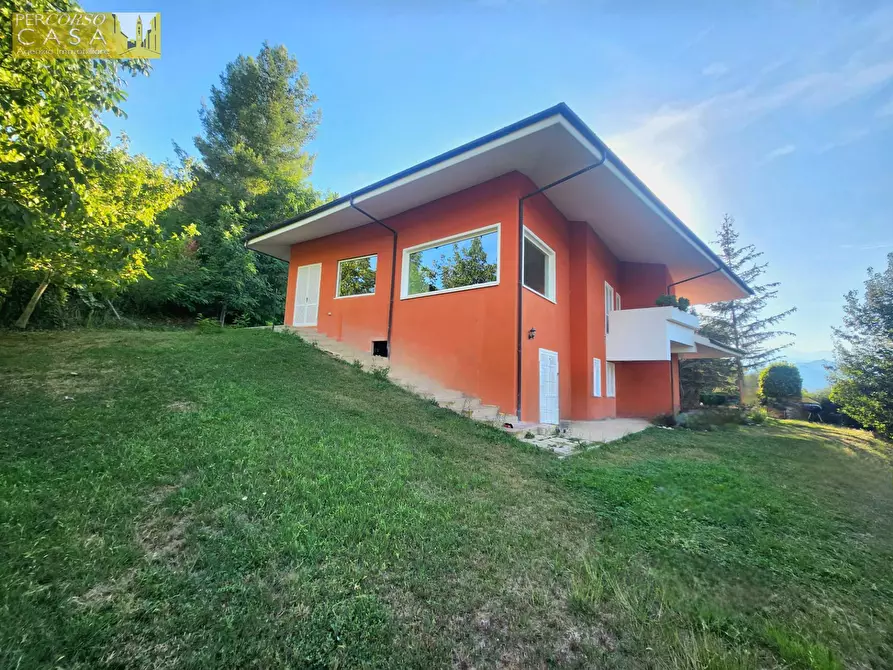 Immagine 3 di Villa in vendita  in Villa Tordinia a Teramo