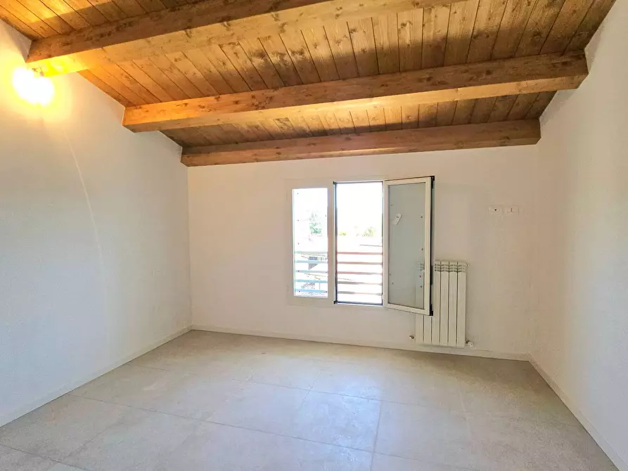 Immagine 10 di Appartamento in vendita  in Piano Grande a Ancarano