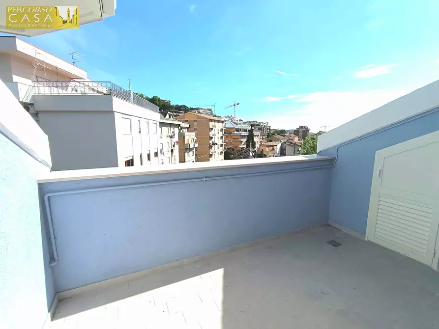 Immagine 5 di Appartamento in vendita  in Via Cona 77 a Teramo