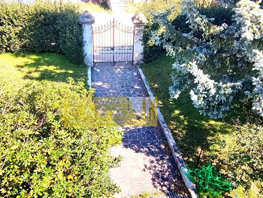 Immagine 19 di Villa in vendita  in CAMPOVALANO a Campli