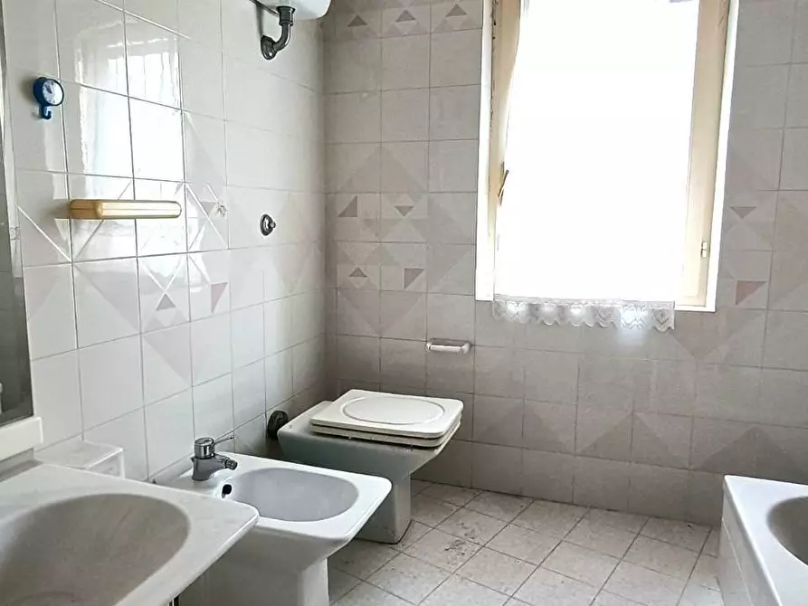 Immagine 13 di Villa in vendita  in CAMPOVALANO a Campli