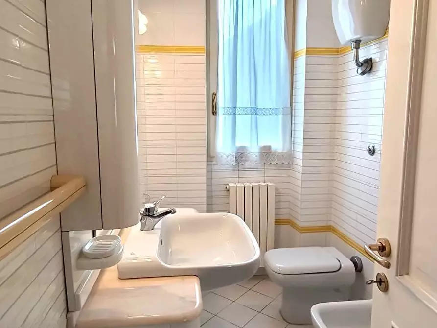 Immagine 16 di Villa in vendita  in CAMPOVALANO a Campli