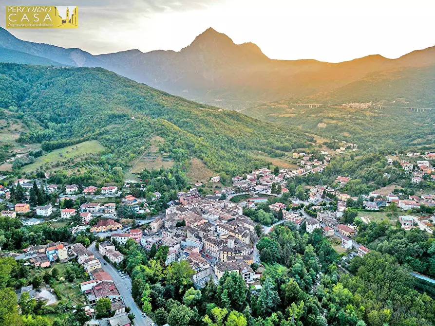Immagine 11 di Appartamento in vendita  in Largo Torrione a Isola Del Gran Sasso D'italia