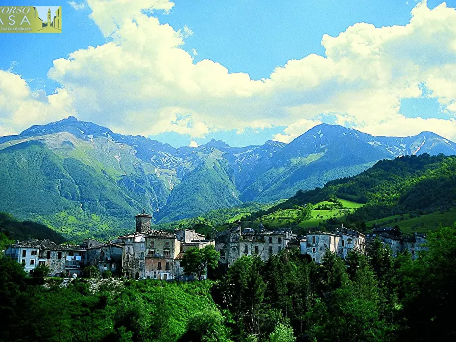 Immagine 14 di Appartamento in vendita  in Largo Torrione a Isola Del Gran Sasso D'italia