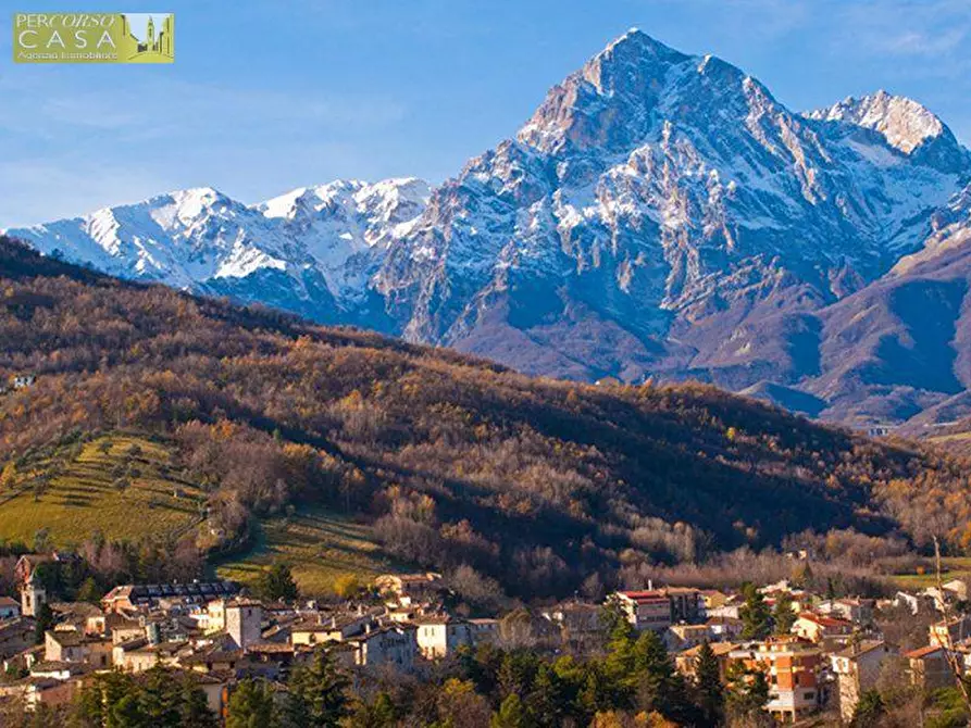 Immagine 16 di Appartamento in vendita  in Largo Torrione a Isola Del Gran Sasso D'italia