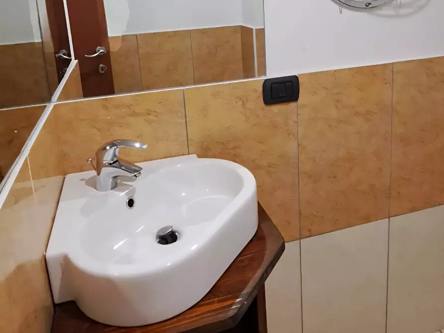 Immagine 9 di Appartamento in vendita  in Via De Dominicis a Montorio Al Vomano