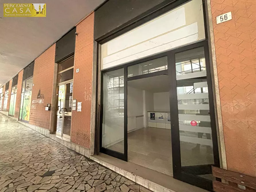 Immagine 3 di Locale commerciale in affitto  in Via G. Pannella 56 a Teramo