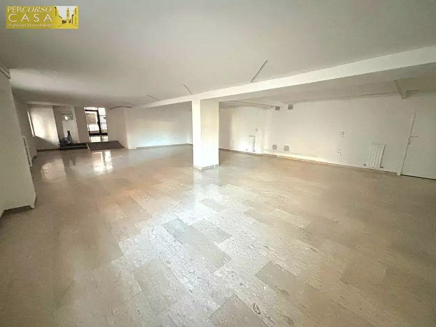 Immagine 5 di Locale commerciale in affitto  in Via G. Pannella 56 a Teramo