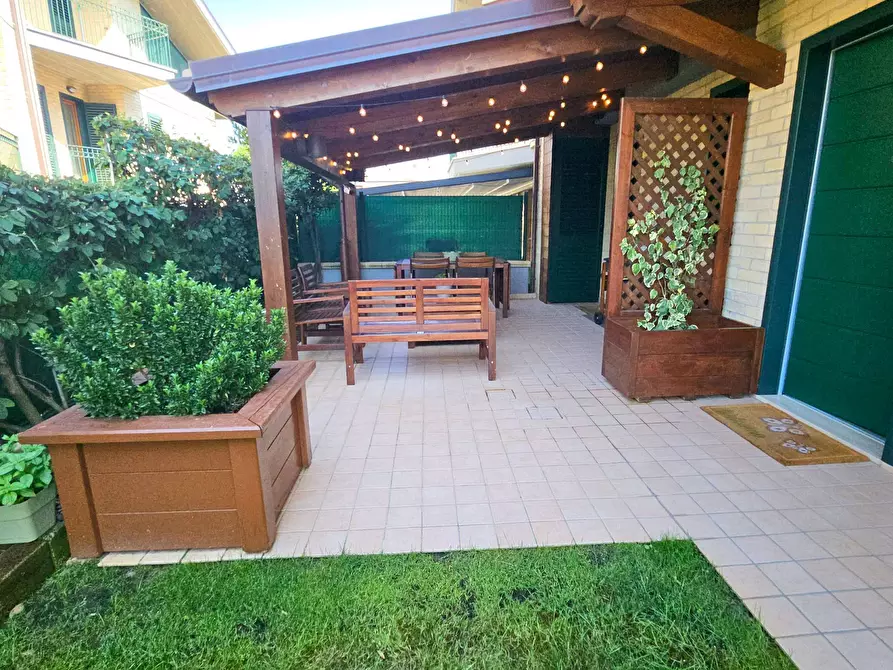 Immagine 2 di Casa semindipendente in vendita  in Nepezzano a Teramo