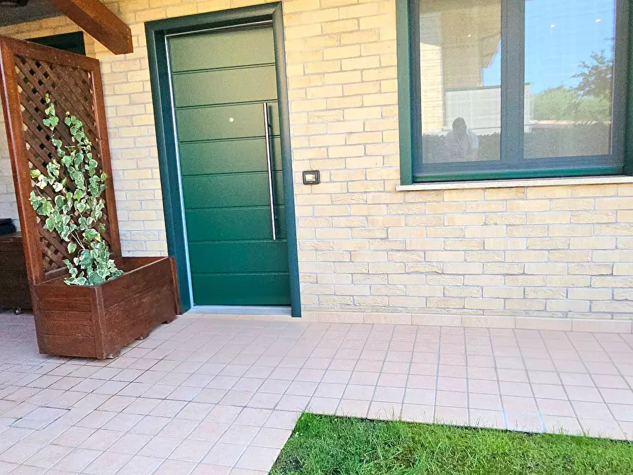 Immagine 26 di Casa semindipendente in vendita  in Nepezzano a Teramo