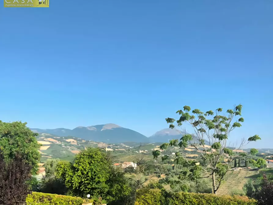 Immagine 10 di Casa semindipendente in vendita  in Nepezzano a Teramo