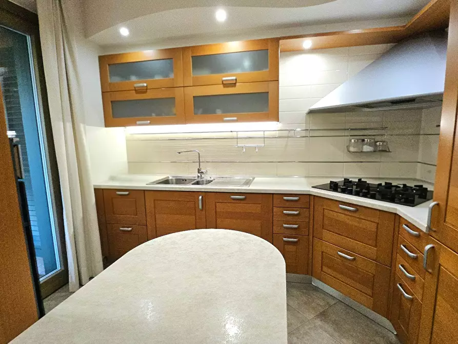 Immagine 8 di Casa semindipendente in vendita  in Nepezzano a Teramo