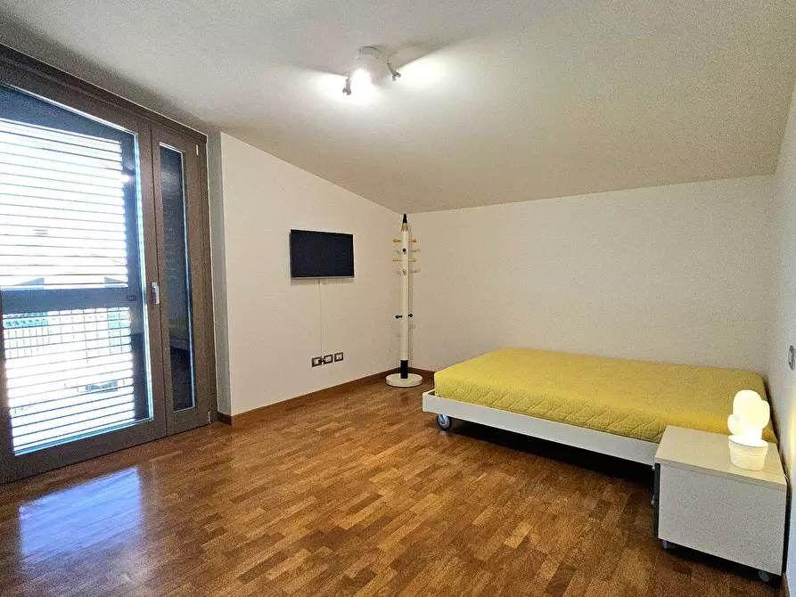 Immagine 16 di Casa semindipendente in vendita  in Nepezzano a Teramo