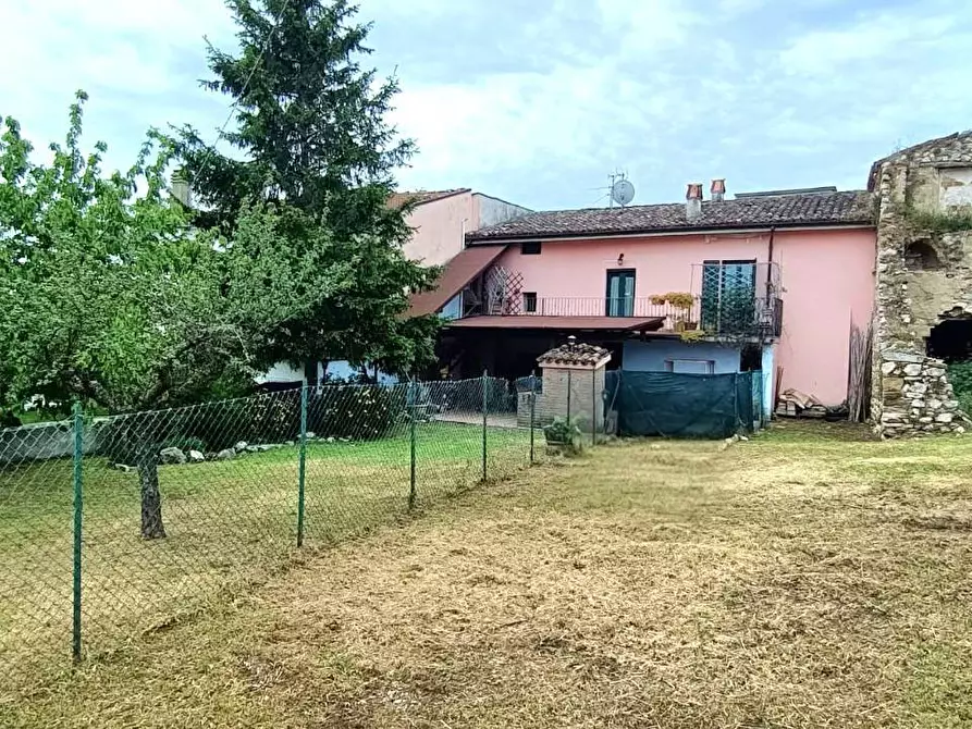 Immagine 1 di Casa semindipendente in vendita  in Via Campiduve a Campli