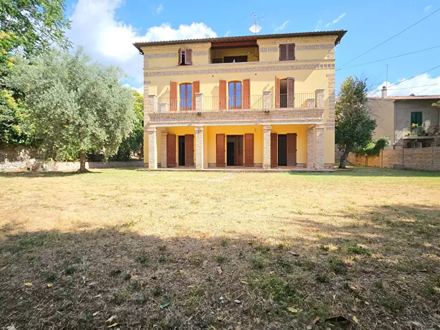 Immagine 3 di Villa in vendita  in Piazzetta del Sole a Teramo
