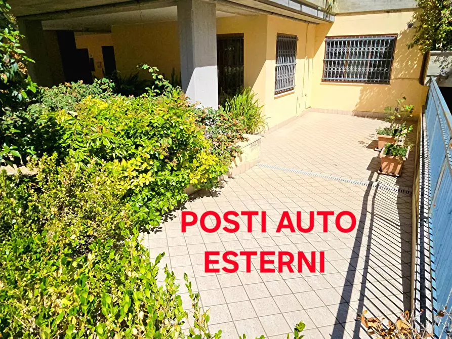 Immagine 6 di Appartamento in vendita  in VIA BARNABEI a Teramo