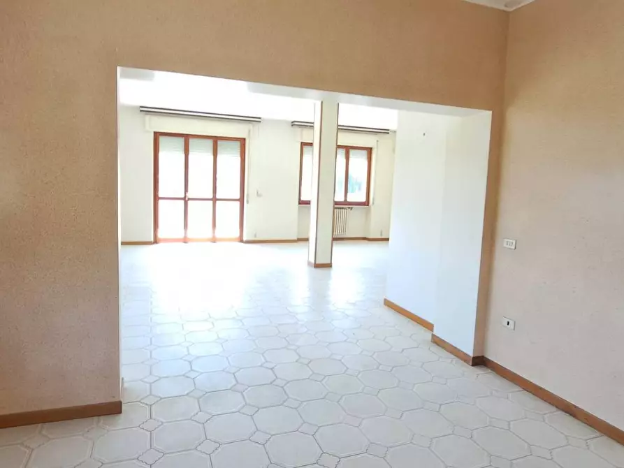 Immagine 2 di Attico in vendita  in LARGO ROSCIANO a Montorio Al Vomano