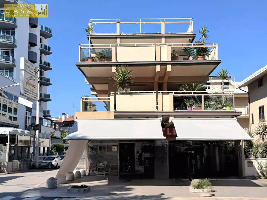 Immagine 1 di Appartamento in vendita  in LUNGOMARE MARCONI 286 a Alba Adriatica
