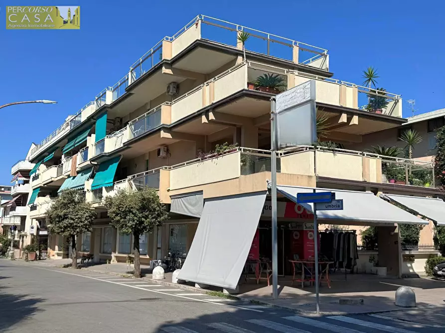 Immagine 3 di Appartamento in vendita  in LUNGOMARE MARCONI 286 a Alba Adriatica