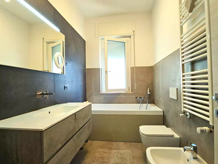 Immagine 25 di Villa in vendita  in C.da De Contro 1 km dal centro a Teramo