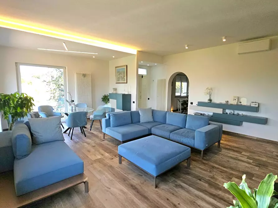 Immagine 8 di Villa in vendita  in C.da De Contro 1 km dal centro a Teramo