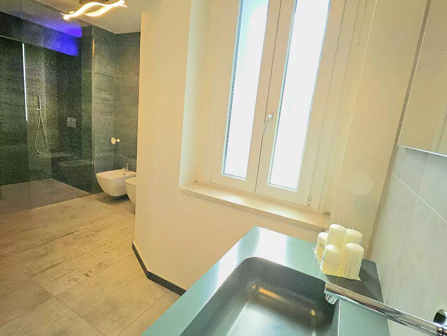 Immagine 22 di Villa in vendita  in C.da De Contro 1 km dal centro a Teramo