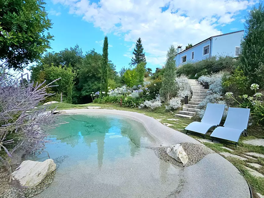 Immagine 1 di Villa in vendita  in C.da De Contro 1 km dal centro a Teramo