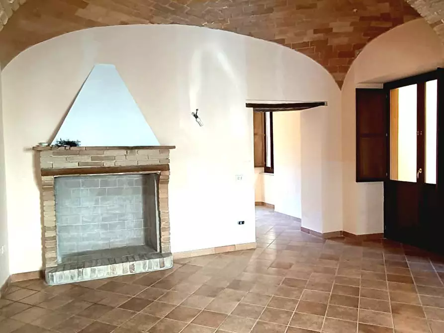 Immagine 6 di Locale commerciale in vendita  in via Del Castello a Teramo