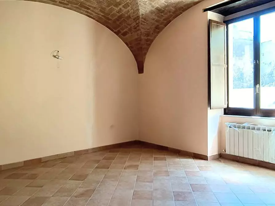 Immagine 8 di Locale commerciale in vendita  in via Del Castello a Teramo