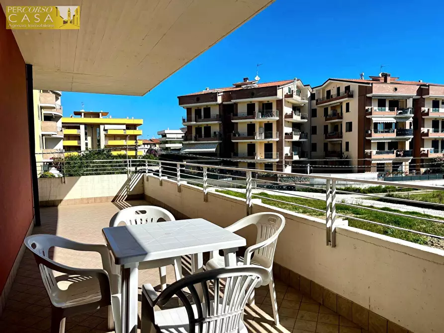 Immagine 3 di Appartamento in vendita  in VIA RAFFAELLO SANZIO a Tortoreto