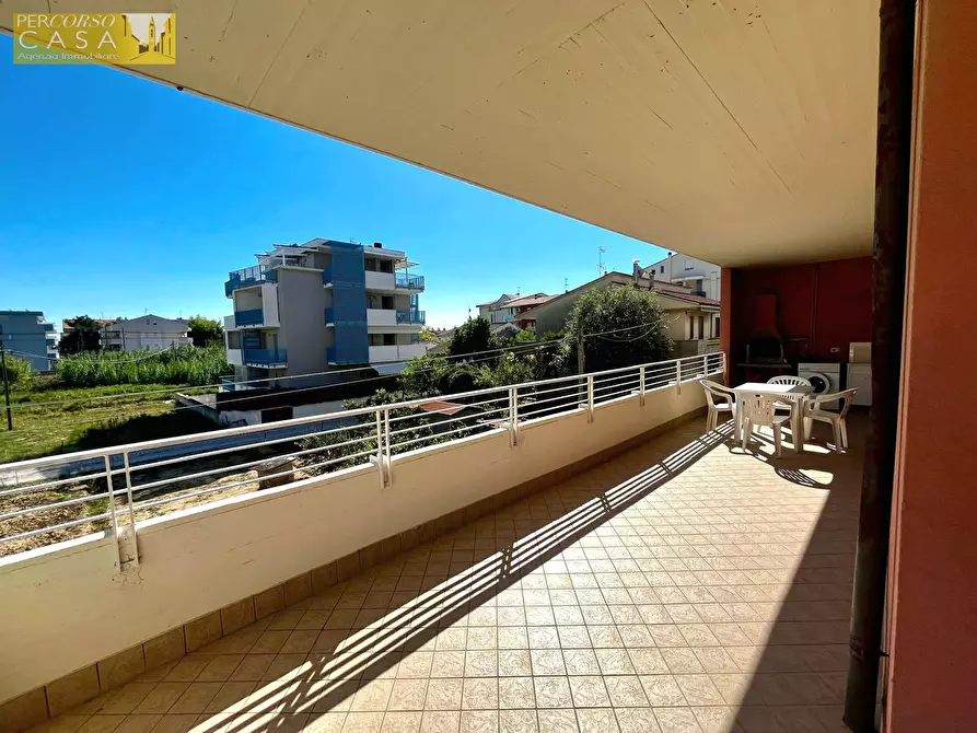 Immagine 5 di Appartamento in vendita  in VIA RAFFAELLO SANZIO a Tortoreto