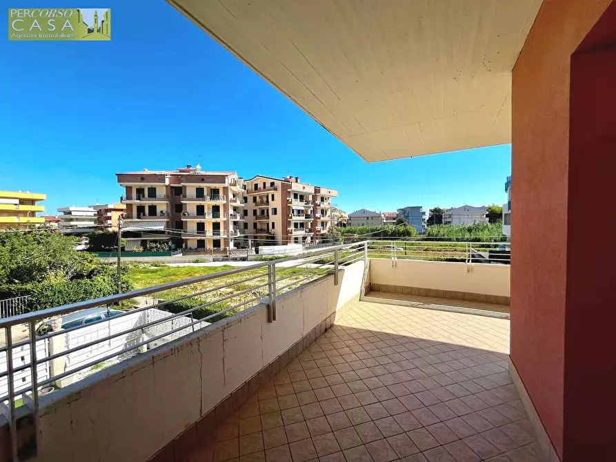 Immagine 6 di Appartamento in vendita  in VIA RAFFAELLO SANZIO a Tortoreto