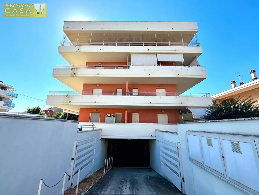 Immagine 12 di Appartamento in vendita  in VIA RAFFAELLO SANZIO a Tortoreto