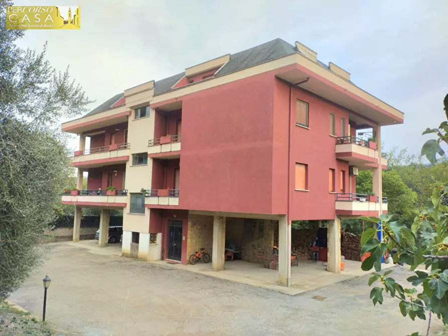 Immagine 2 di Appartamento in vendita  in C.da San Giusto a Montorio Al Vomano