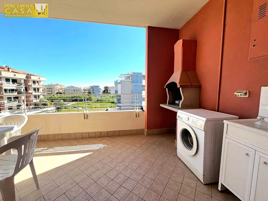 Immagine 10 di Appartamento in vendita  in VIA RAFFAELLO SANZIO a Tortoreto