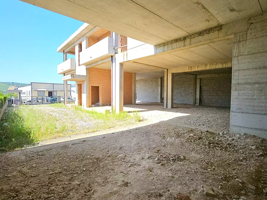 Immagine 9 di Capannone industriale in vendita  in Via del Commercio a Bellante